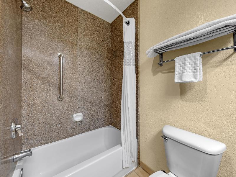 Best Western Plus Shamrock Inn & Suites image