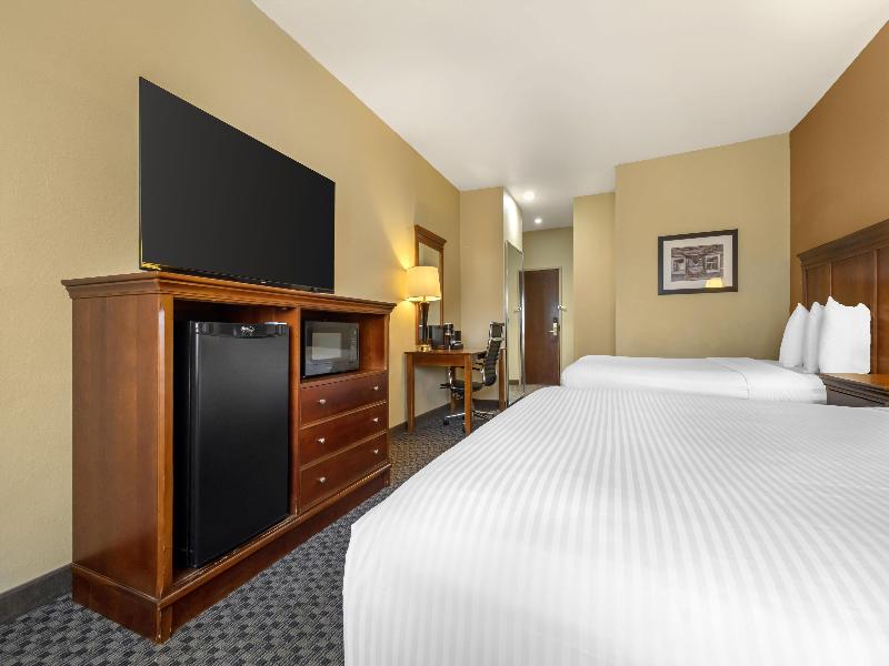 Best Western Plus Shamrock Inn & Suites image
