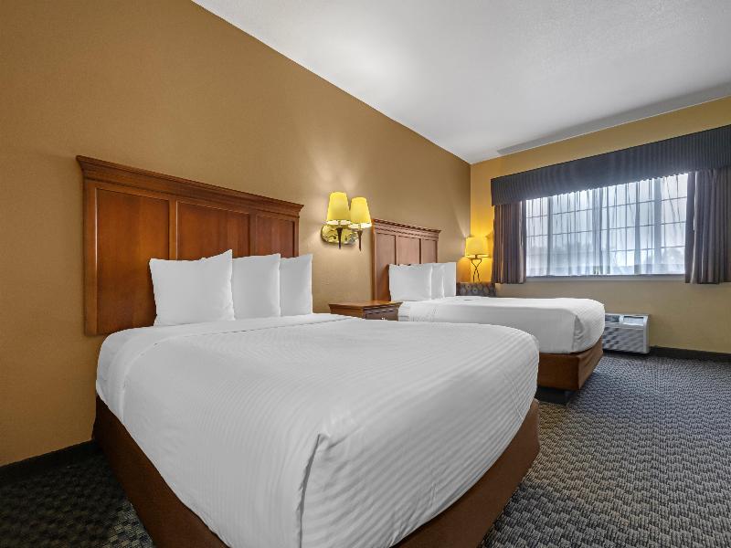 Best Western Plus Shamrock Inn & Suites image