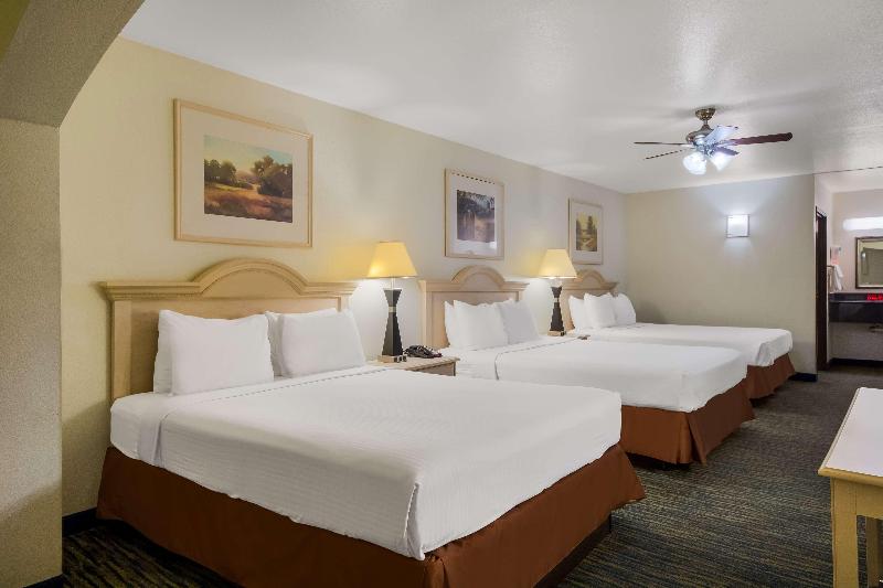 Surestay By Best Western Falfurrias image