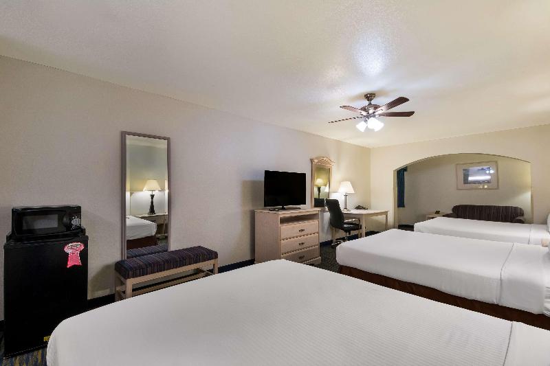 Surestay By Best Western Falfurrias image