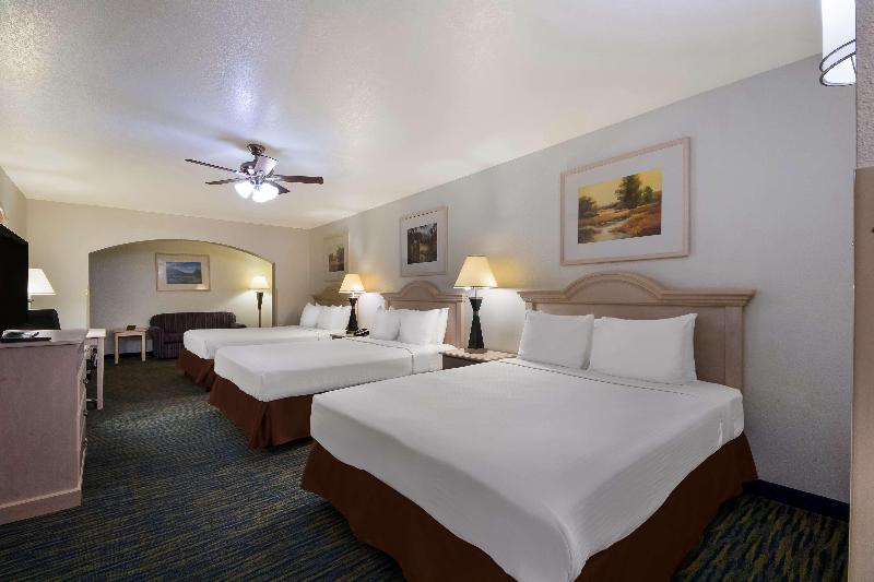 Surestay By Best Western Falfurrias image