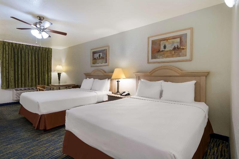 Surestay By Best Western Falfurrias image