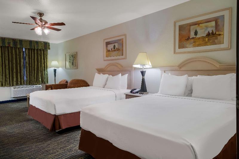 Surestay By Best Western Falfurrias image