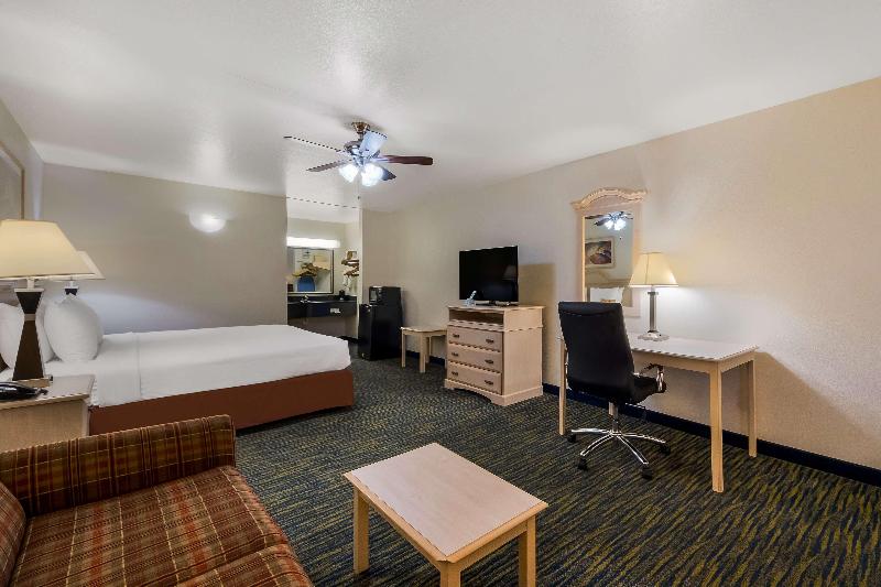 Surestay By Best Western Falfurrias image 9