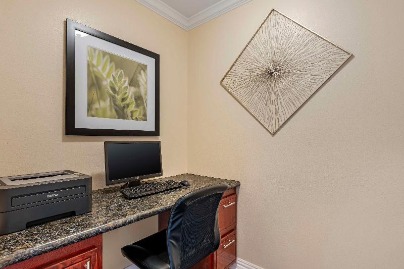 Best Western Pineywoods Inn image