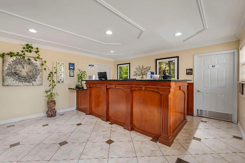 Best Western Pineywoods Inn image