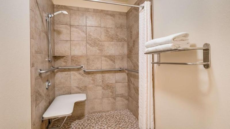 Best Western Pineywoods Inn image