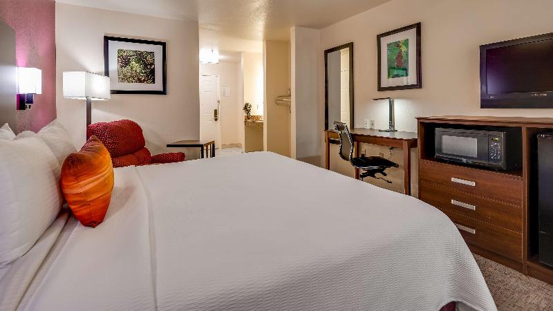 Best Western Pineywoods Inn image