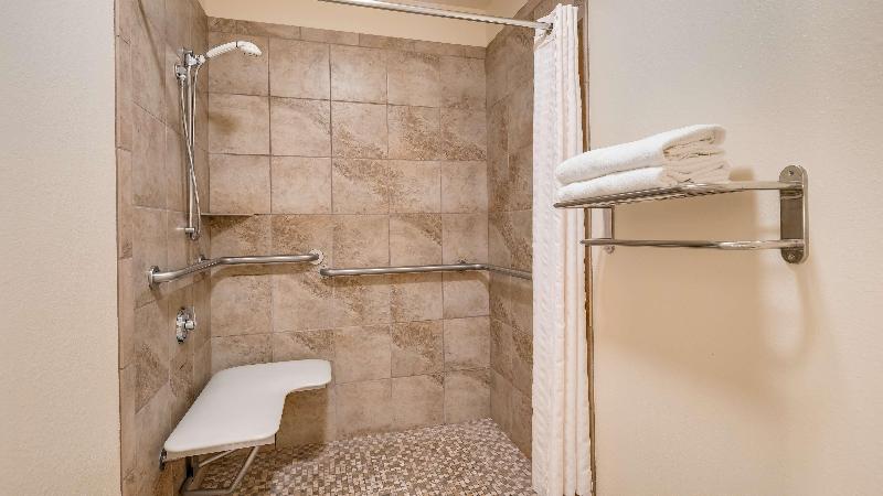Best Western Pineywoods Inn image