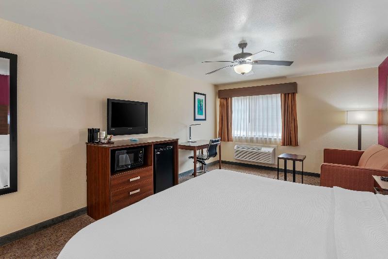 Best Western Pineywoods Inn image