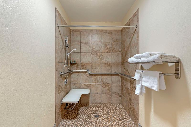 Best Western Pineywoods Inn image