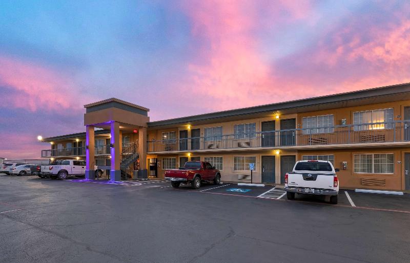 Best Western Taylor Inn image
