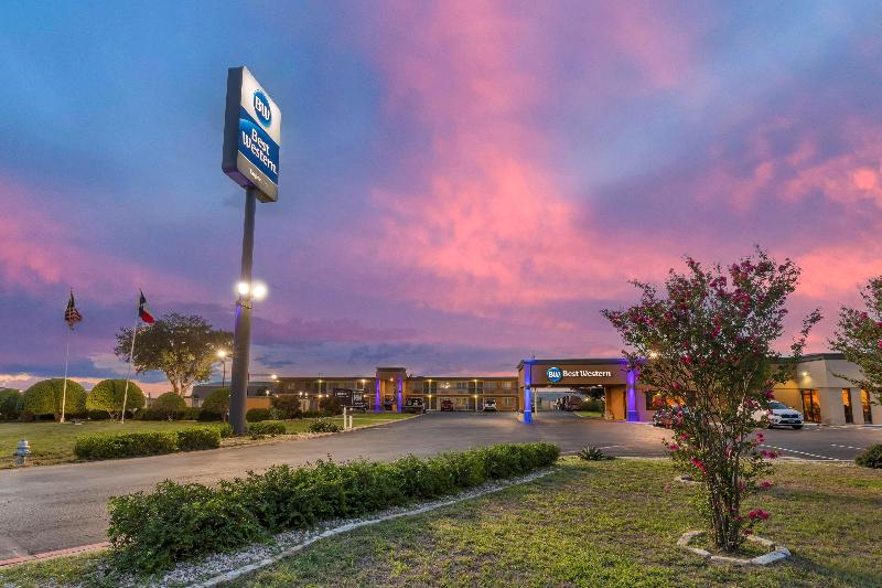 Best Western Taylor Inn image