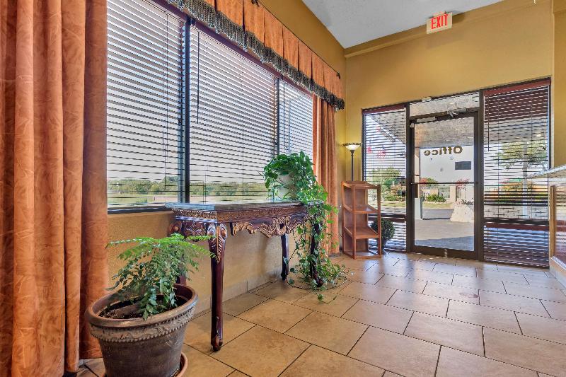 Best Western Taylor Inn image