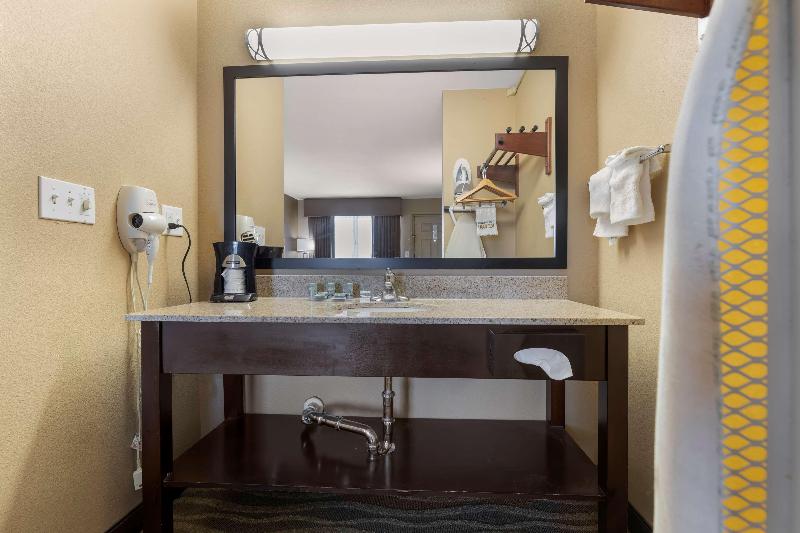 Best Western Taylor Inn image