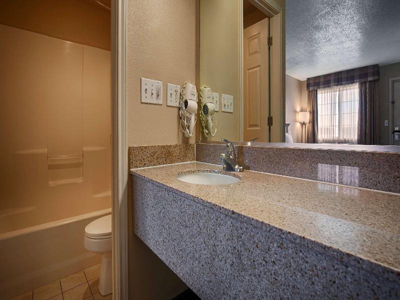 Best Western Taylor Inn image