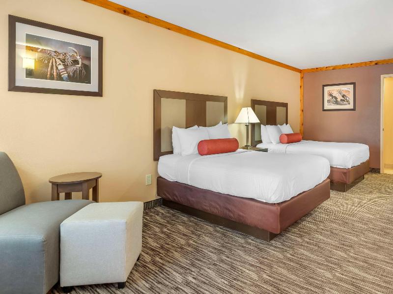 Best Western Windwood Inn & Suites image