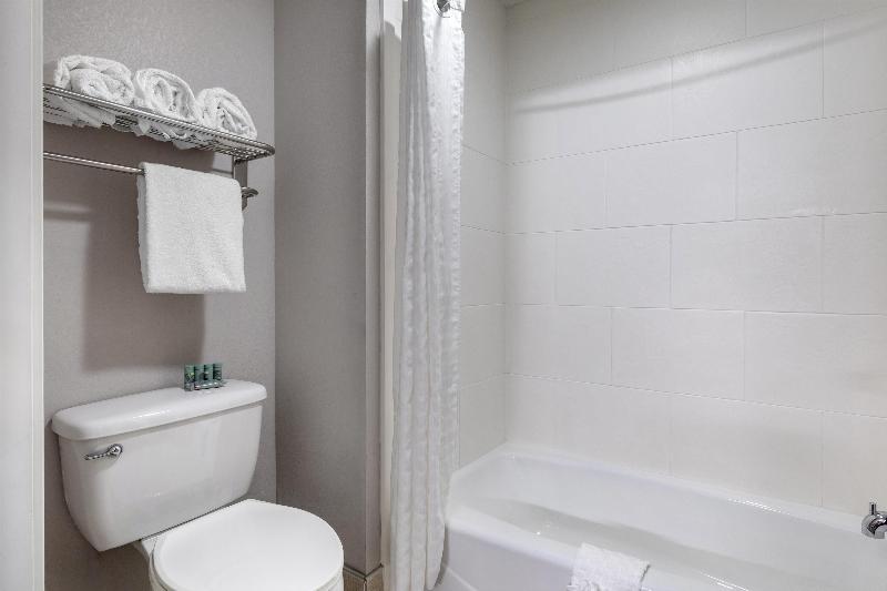 Best Western Limestone Inn & Suites image