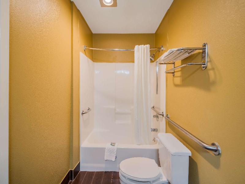 Surestay By Best Western Mt Pleasant image