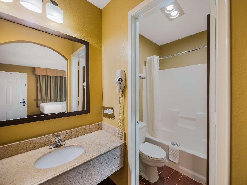 Surestay By Best Western Mt Pleasant image