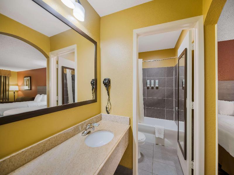 Surestay By Best Western Mt Pleasant image