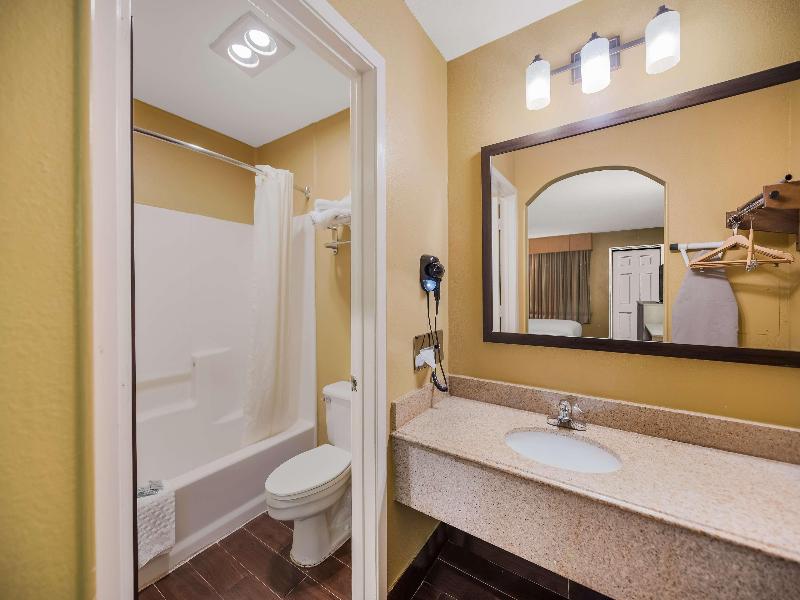 Surestay By Best Western Mt Pleasant image