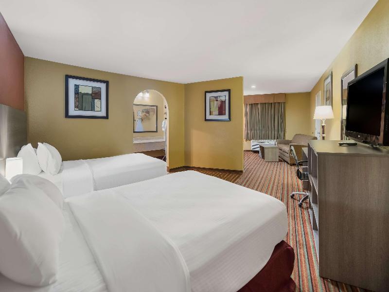 Surestay By Best Western Mt Pleasant image