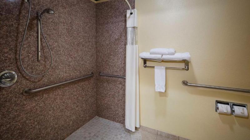 Best Western Plus Royal Mountain Inn & Suites image 10