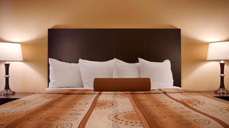 Best Western Plus Royal Mountain Inn & Suites image