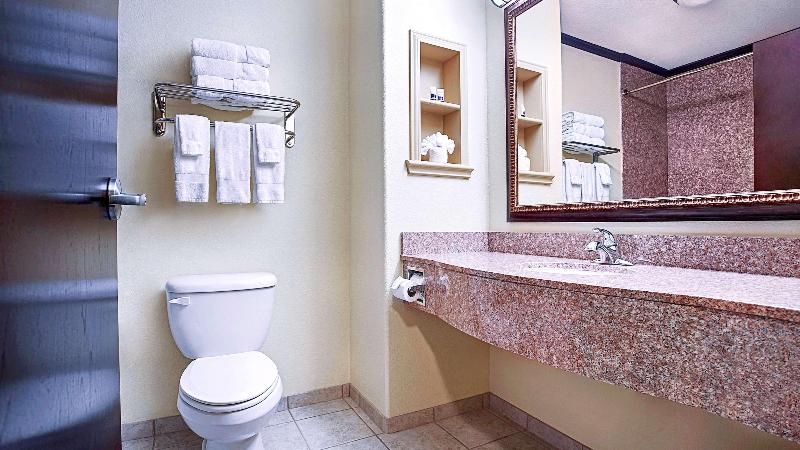 Best Western Plus Royal Mountain Inn & Suites image