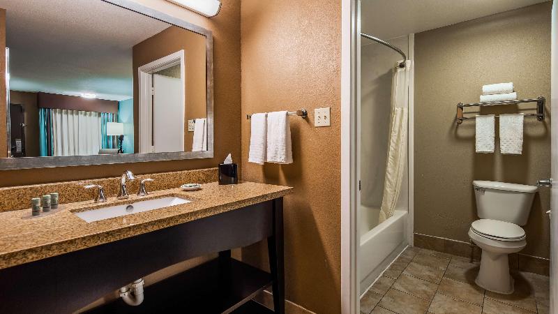 Huntsville Inn & Suites  image