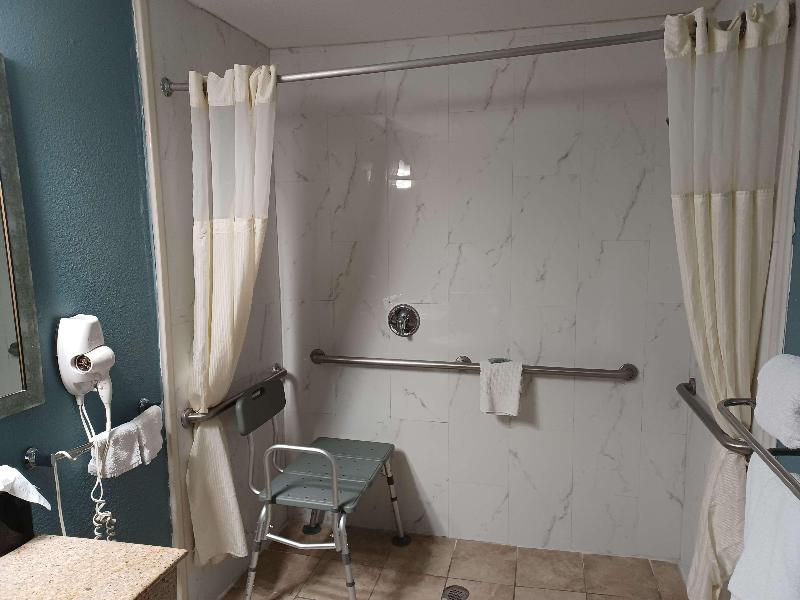Huntsville Inn & Suites  image