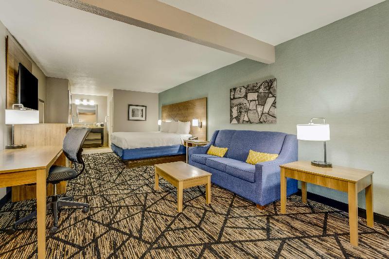 Huntsville Inn & Suites  image