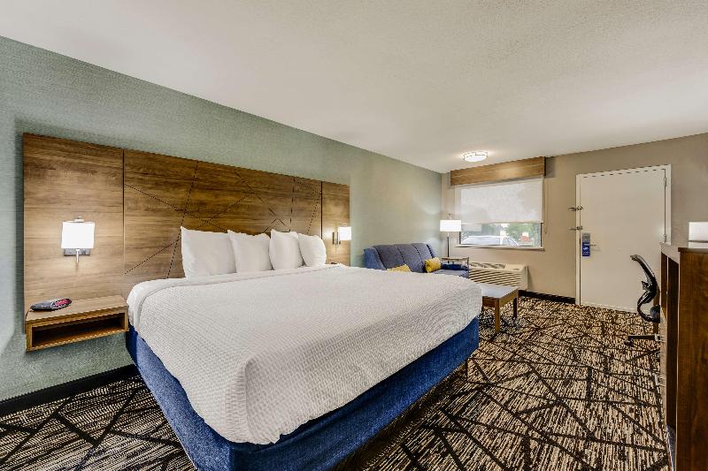 Huntsville Inn & Suites  image