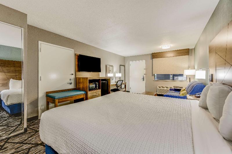 Huntsville Inn & Suites  image