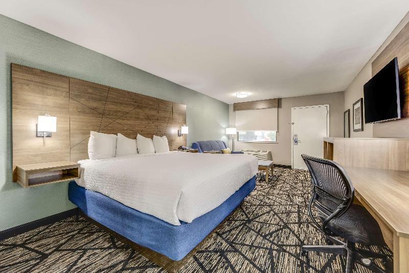 Huntsville Inn & Suites  image