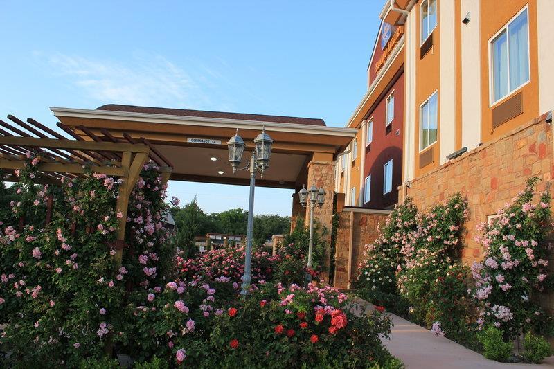 Blanco Luxury Inn & Suites image
