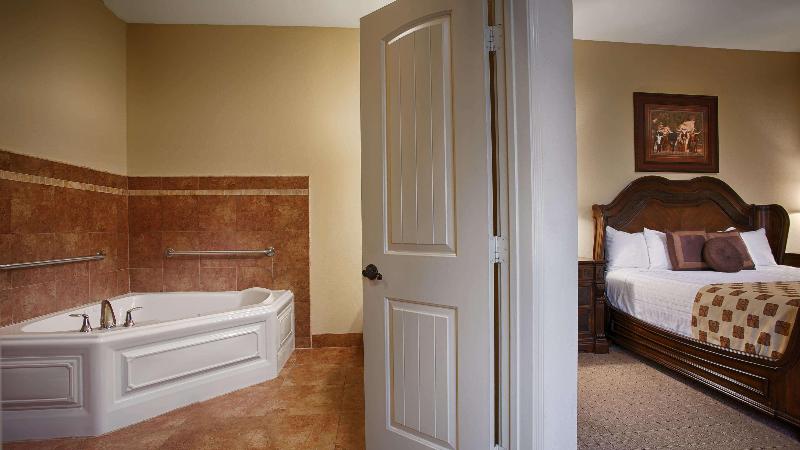 Blanco Luxury Inn & Suites image