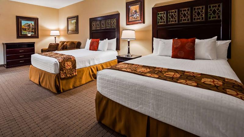 Blanco Luxury Inn & Suites image
