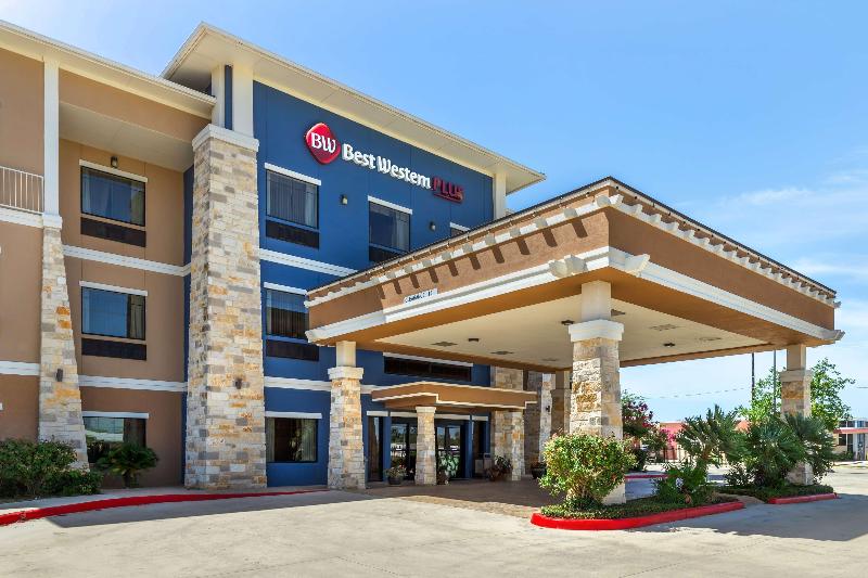 Best Western Plus Lytle Inn & Suites image
