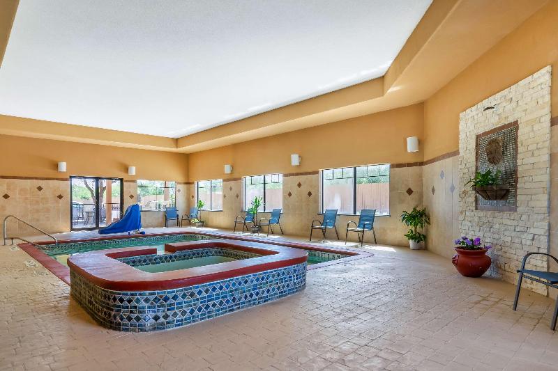 Best Western Plus Lytle Inn & Suites image