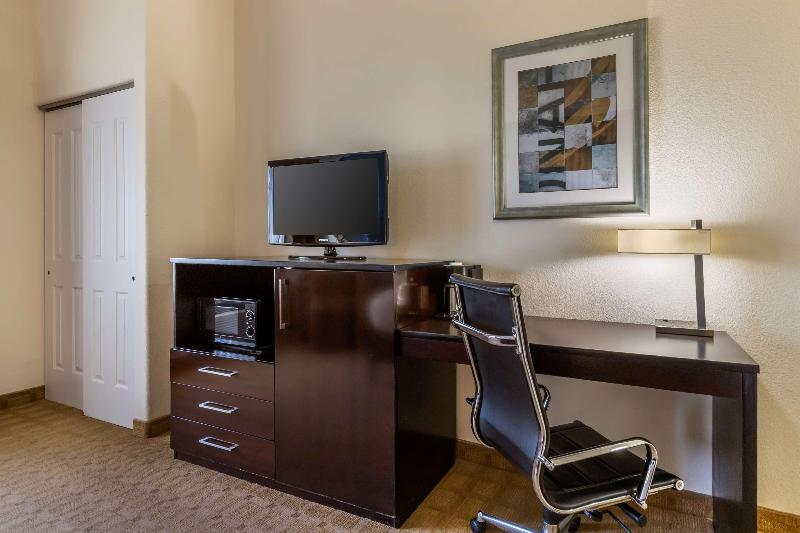 Best Western Plus Lytle Inn & Suites image