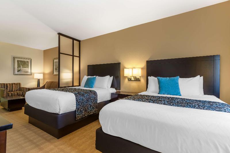 Best Western Plus Lytle Inn & Suites image