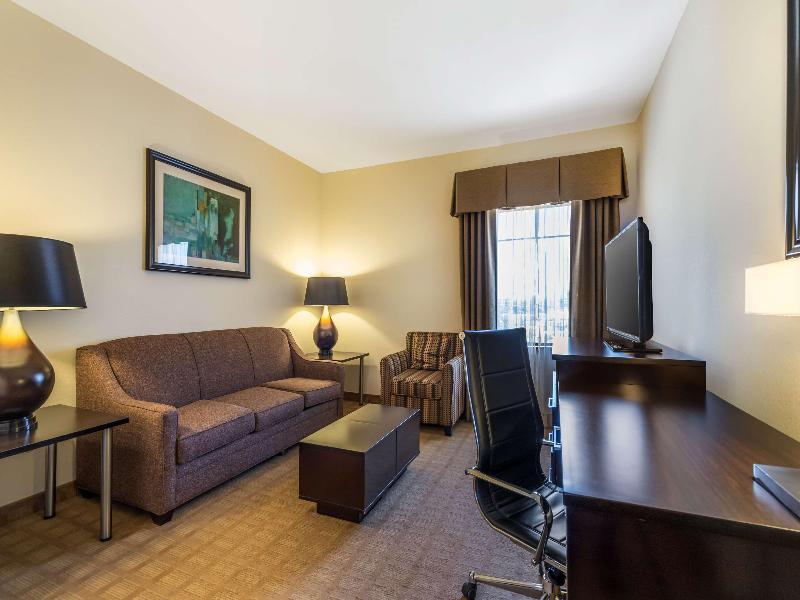 Best Western Plus Lytle Inn & Suites image