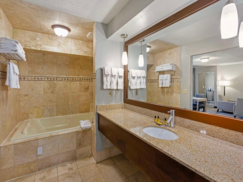 Best Western Plus Weston Inn image