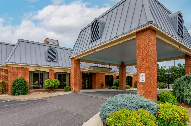 Best Western Staunton Inn image