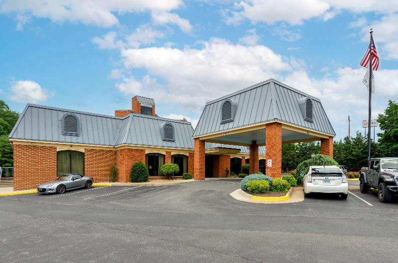 Best Western Staunton Inn image