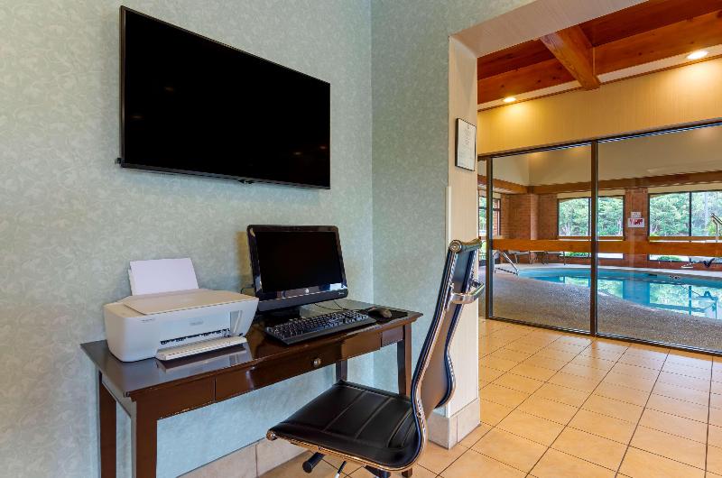 Best Western Staunton Inn image