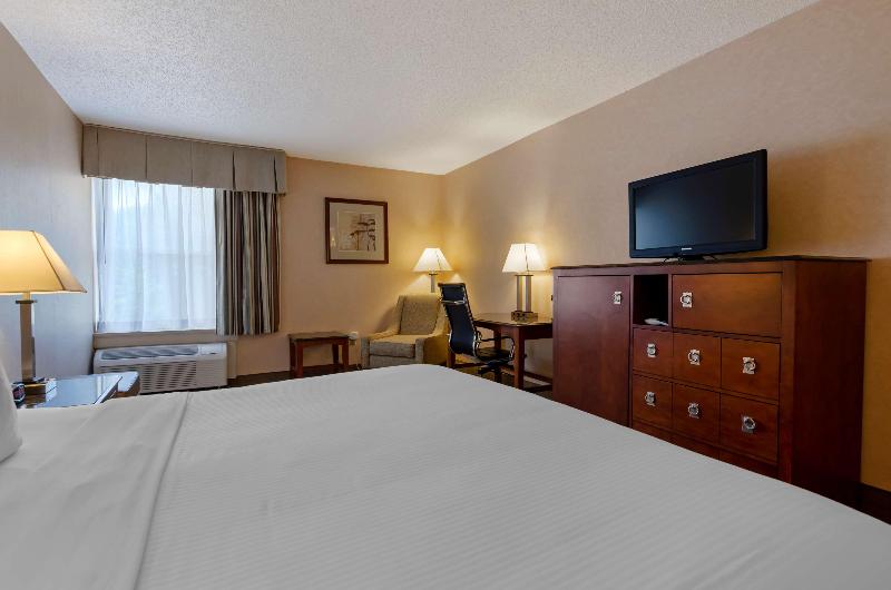 Best Western Staunton Inn image
